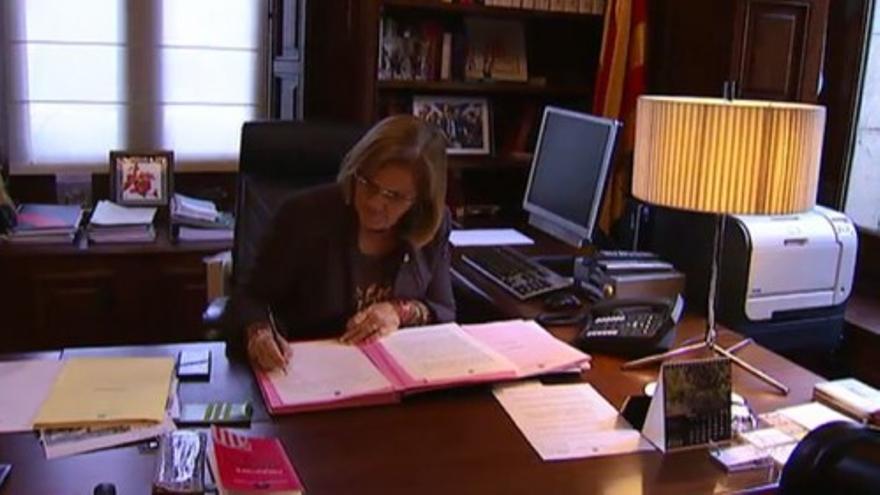 La presidenta del Parlament envía al Congreso la petición de la competencia