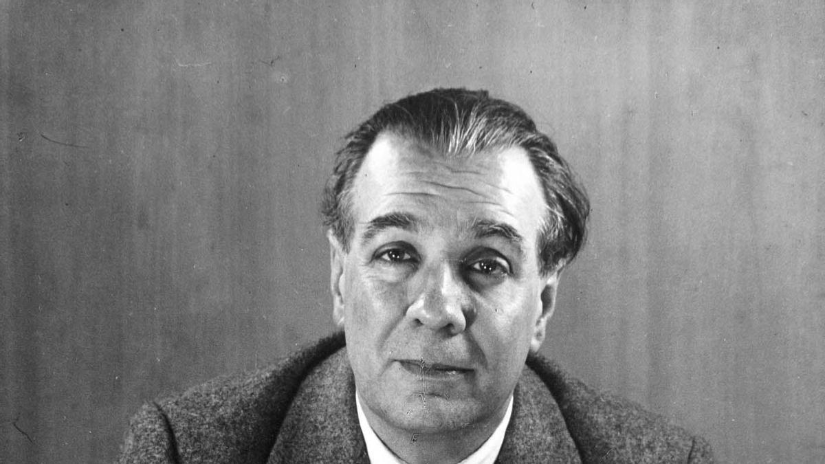 Cuarenta años después, Borges sigue ahí.