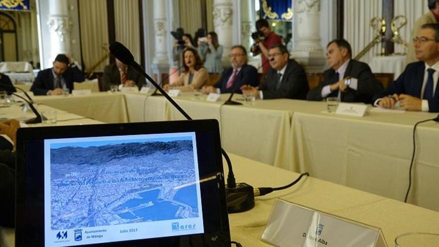 Imagen de la reunión que ha tenido lugar esta mañana en el Ayuntamiento.