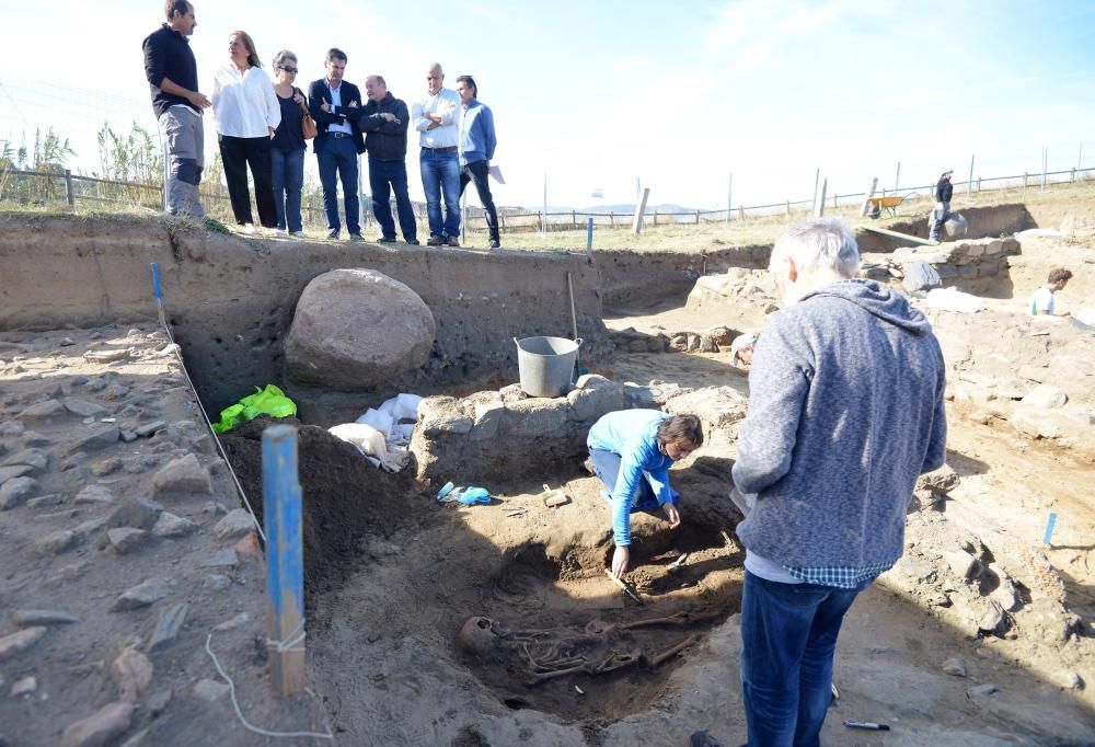 Cornelia, un esqueleto de 2.000 años en A Lanzada