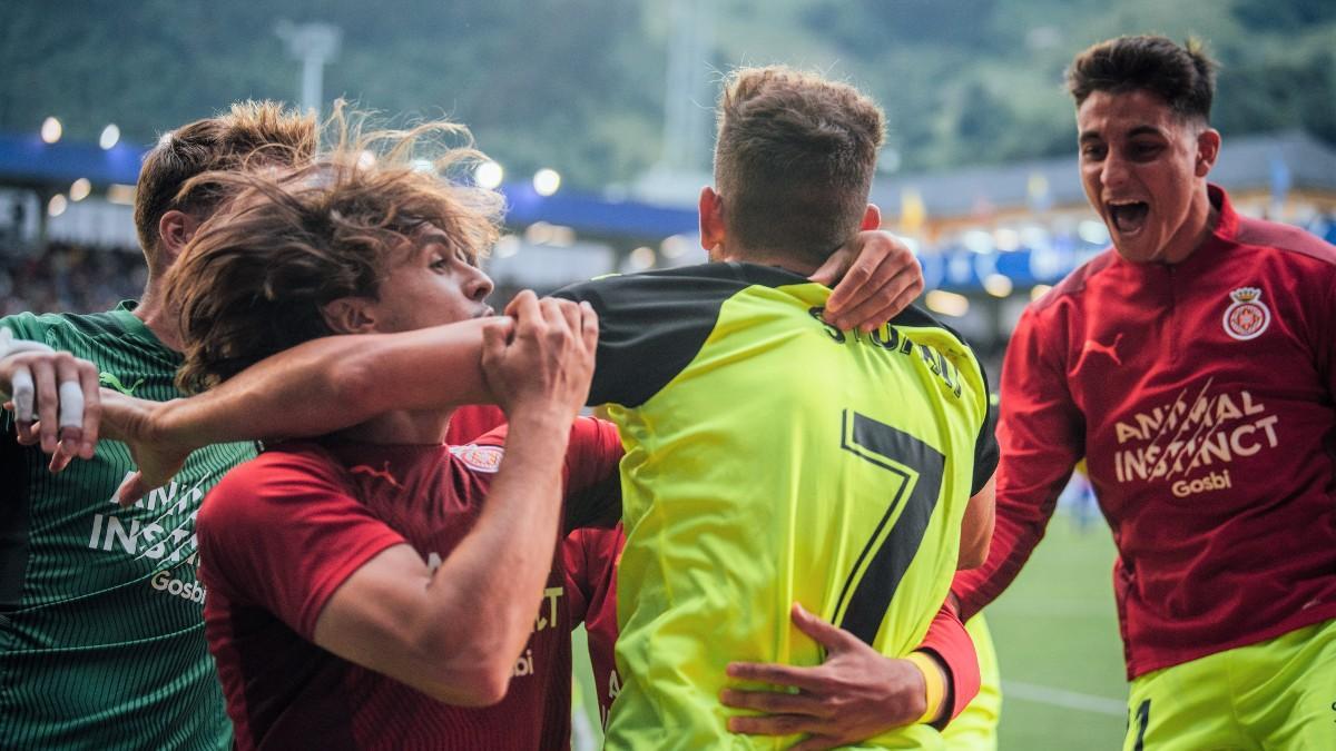 Stuani celebra su gol en Ipurua