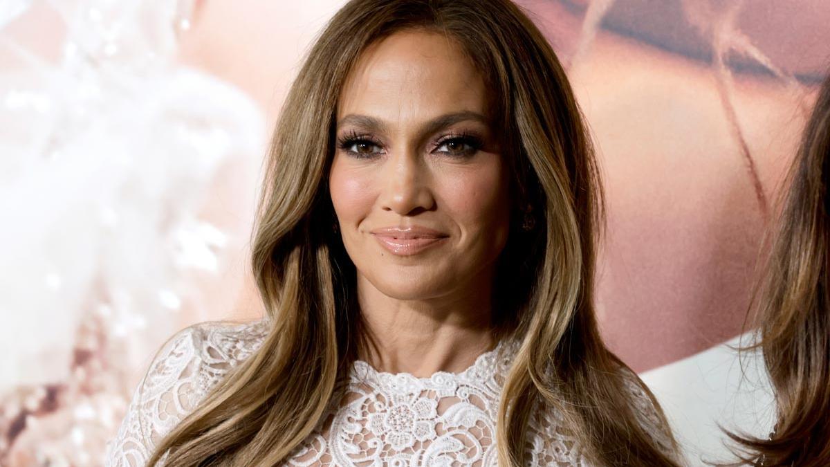 Jennifer Lopez brilla en la proyección en Los Ángeles de 'Marry Me', la película que protagoniza junto a Maluma