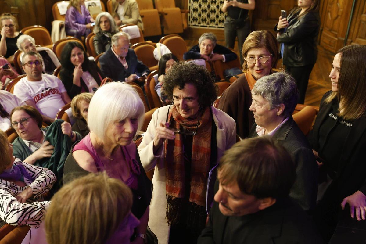 El talento asturiano y el compromiso por la igualdad, en Oviedo: estas son las once premiadas en la Gala Miradas Violetas El talento asturiano y el compromiso por la igualdad, en Oviedo: estas son las once premiadas en la Gala Miradas Violetas