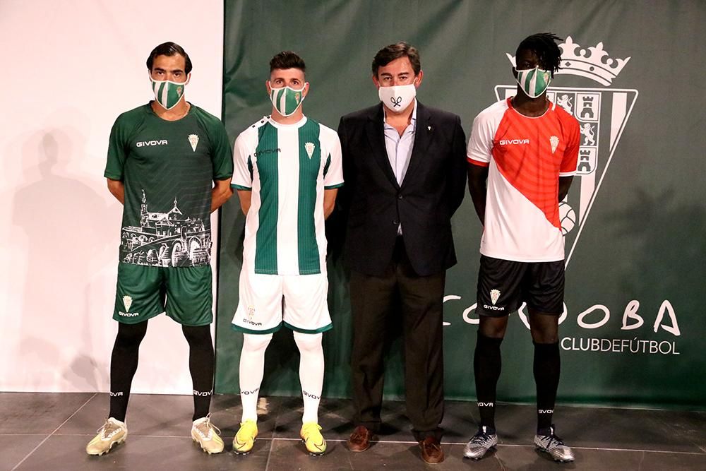 Presentación de las equipaciones del Córdoba CF de la temporada 20-21