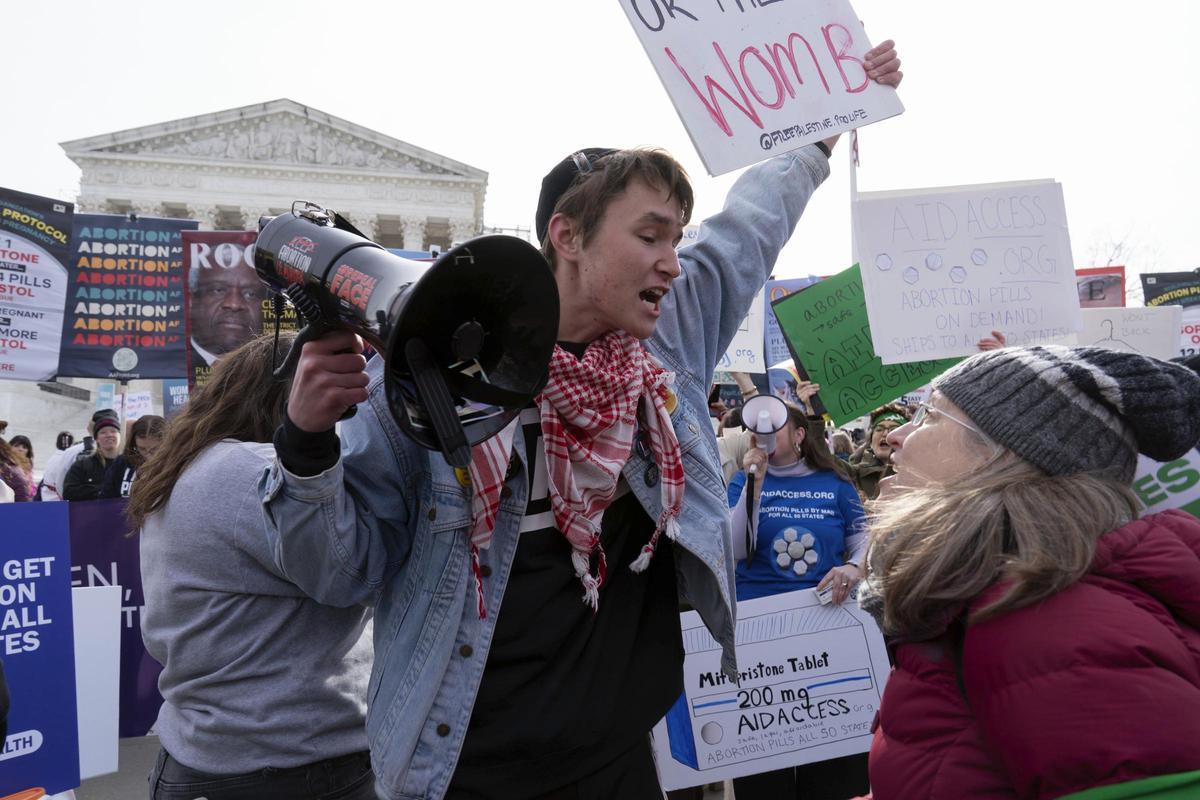 La Corte Suprema de Estados Unidos escucha argumentos sobre el fármaco abortivo mifepristona