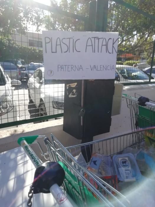 Plastic Attack en La Canyada.