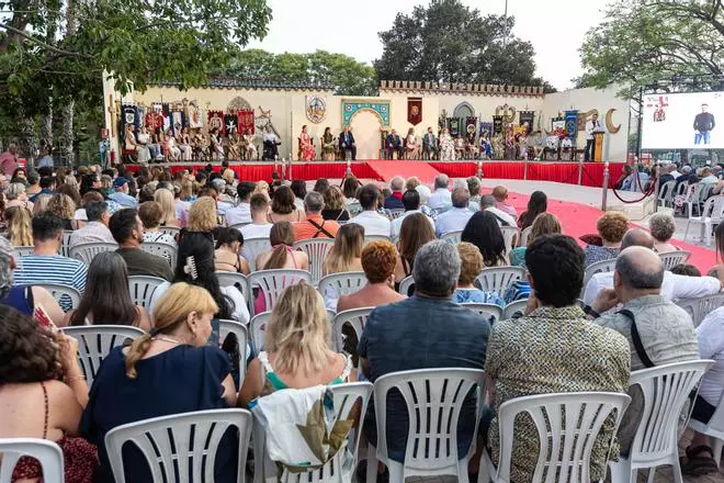 Los Moros y Cristianos de San Blas arrancan con la presentación de cargos y el Pregón