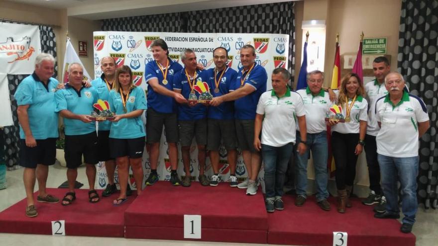 Participantes gallegos en lo más alto del podium.