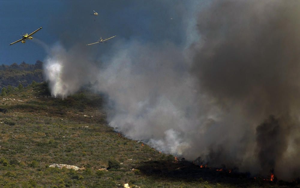 Incendio en Benitatxell y Xàbia