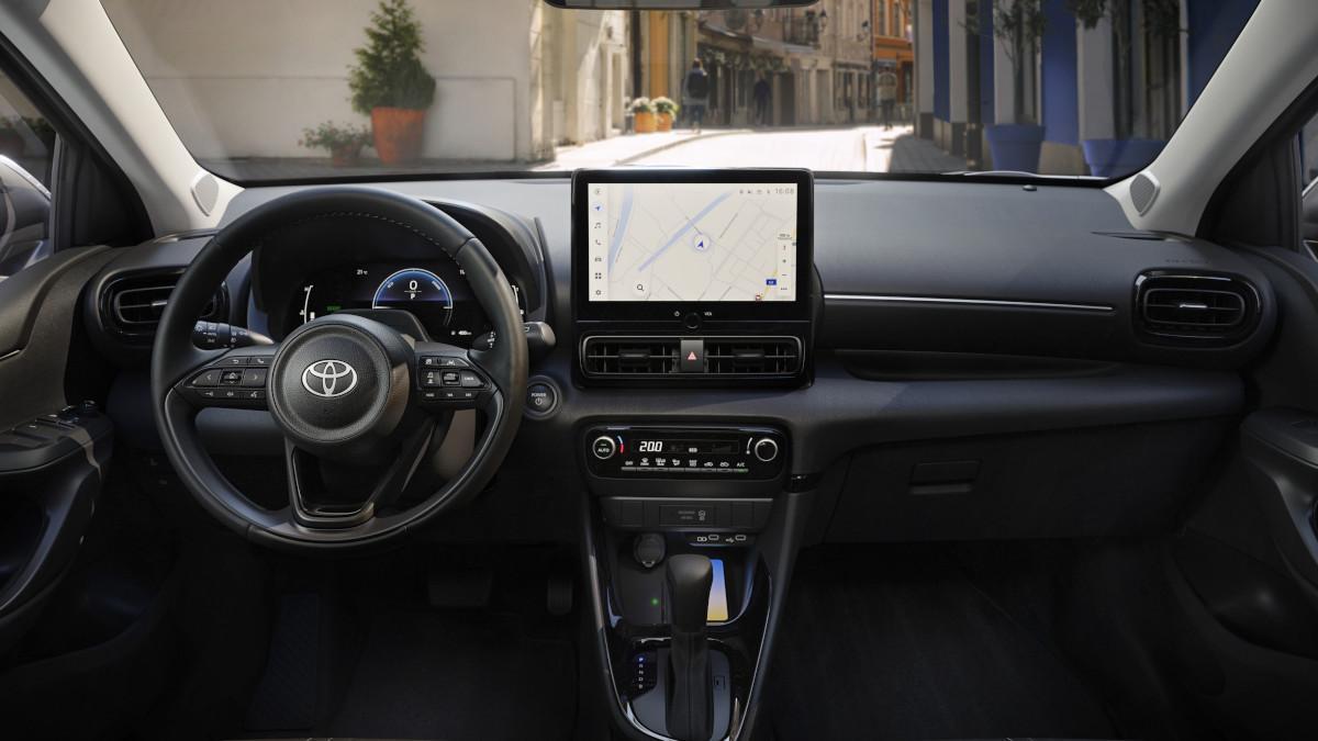 Interior del Toyota Yaris 2026 Trendy