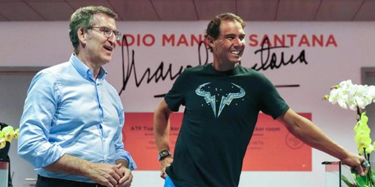 Alberto Núñez Feijóo tiene expuesta en su despacho personal de Génova una  fotografía en el Mutua Madrid  Open  de 2024 con Rafel Nadal, de quien afirmó que «sabe mucho más de política que yo de tenis».