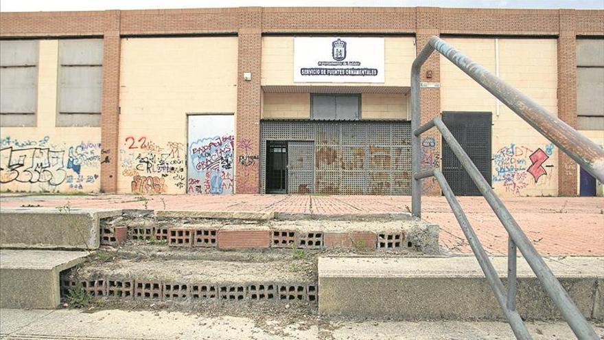 Los vecinos piden que se adecente y se dé uso al edificio del viejo Ifeba en Badajoz