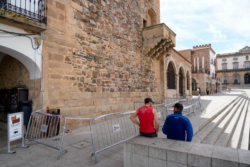 Acordonada la Torre de Bujaco de Cáceres por desprendimientos