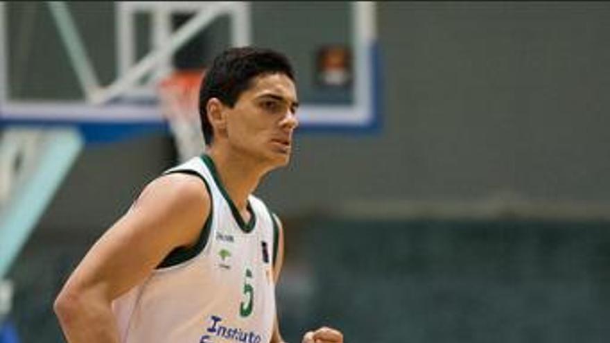 Carlos Corts, durante un partido de esta temporada en Torremolinos.