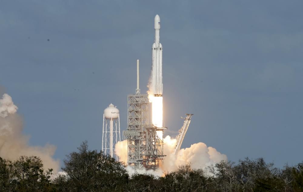 Llançament del coet «Falcon Heavy» d'SpaceX