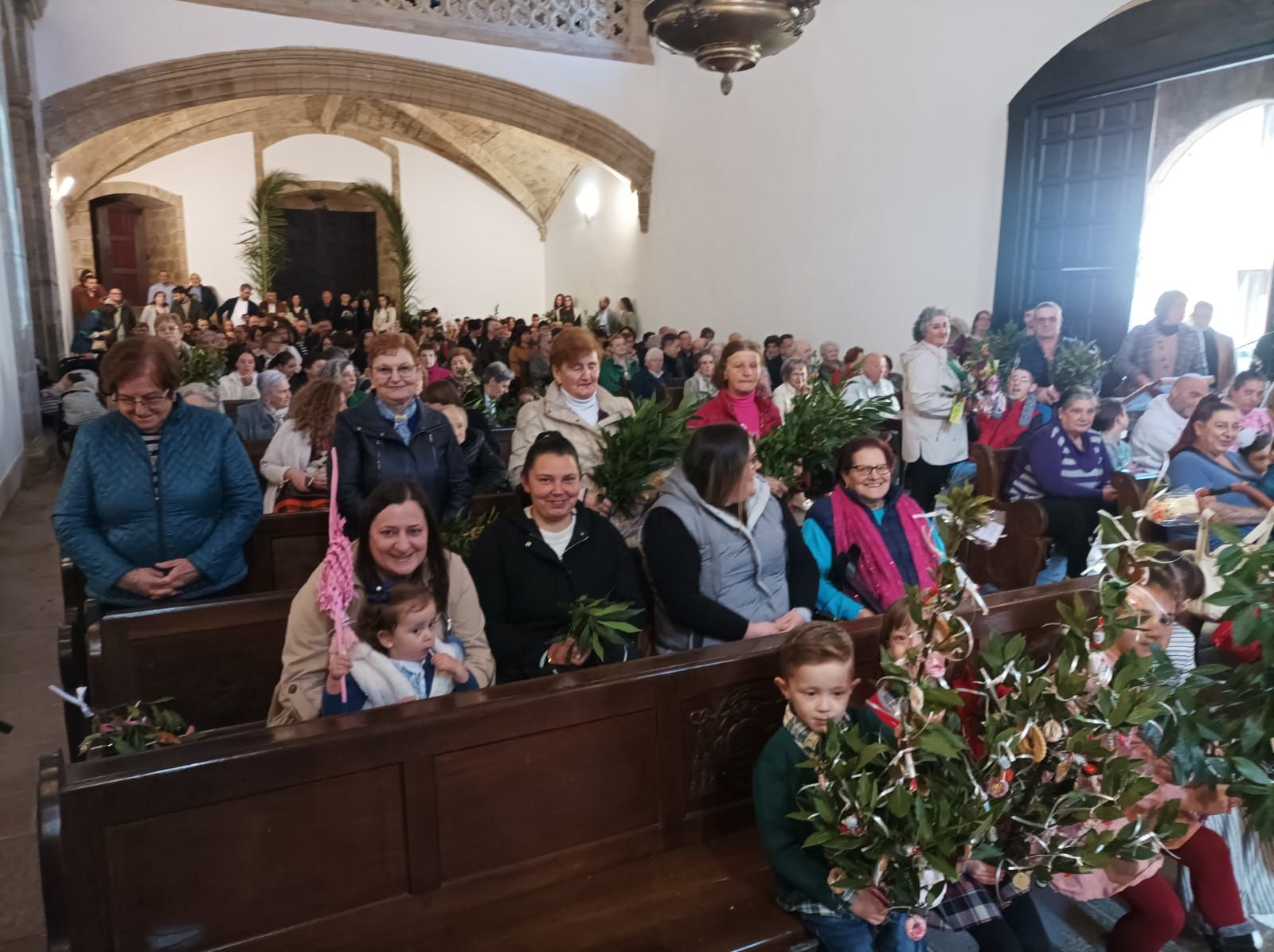 En imágenes: Lleno en Salas para celebrar el Domingo de Ramos