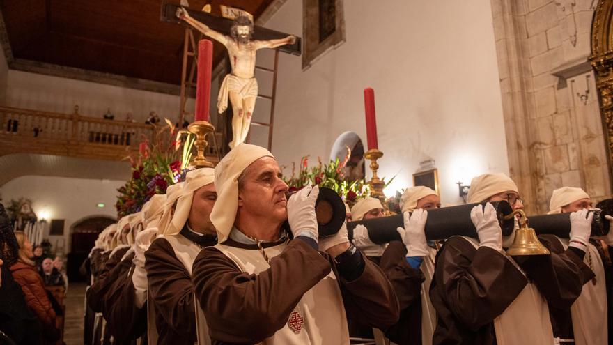 El Santísimo Cristo se ‘consuela’ en casa