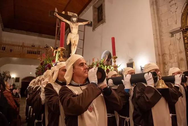 El Santísimo Cristo se ‘consuela’ en casa