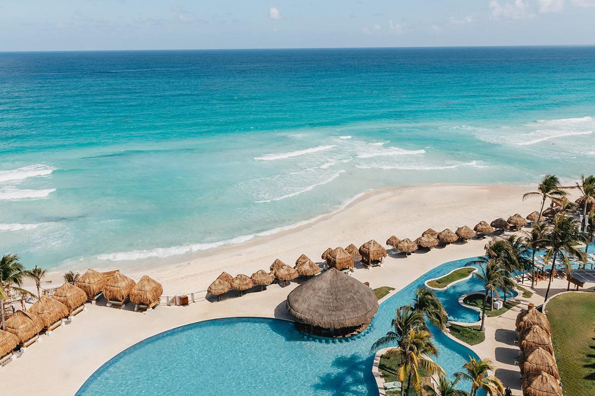 Toda la belleza del Caribe desde la tumbona del Paradisus Cancún.