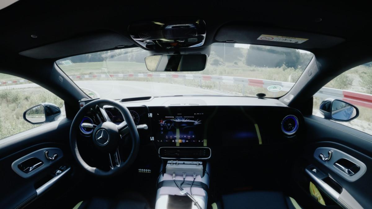 Arabalar robotlar tarafından sürülüyor