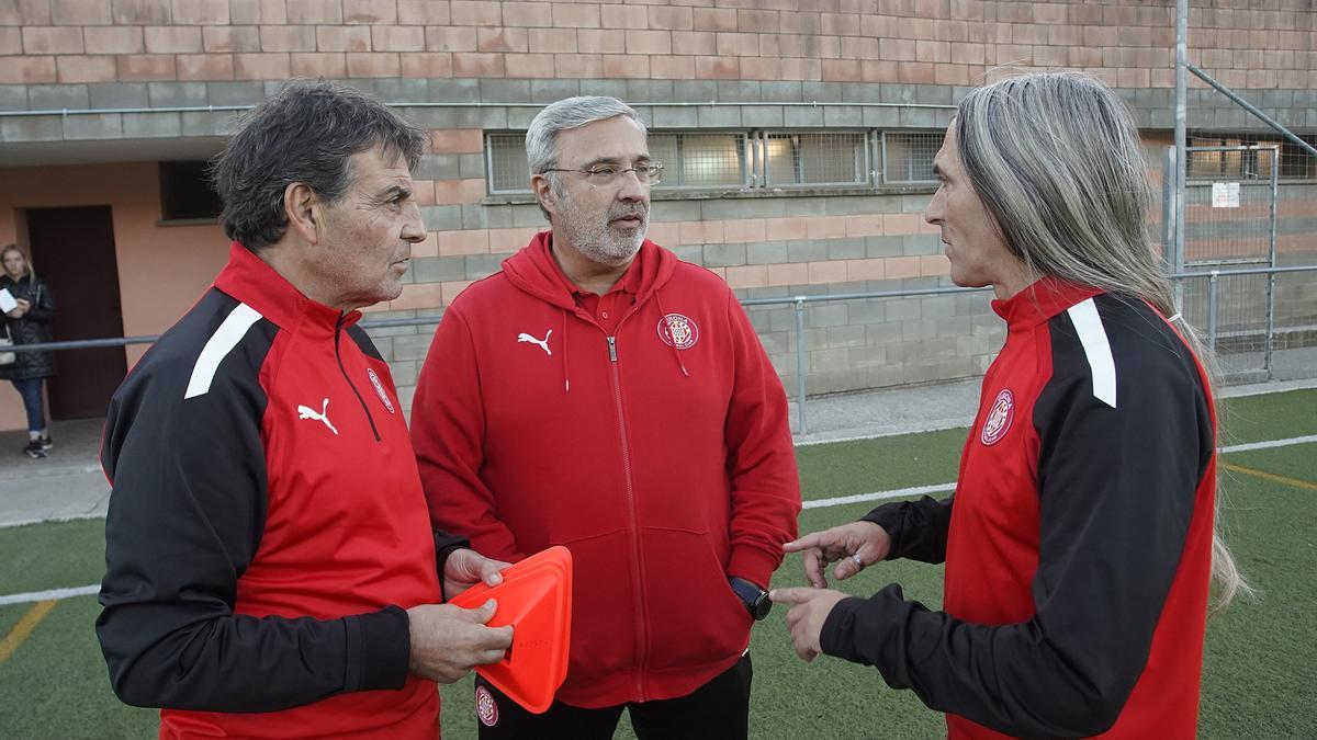 Els entrenadors conversen.