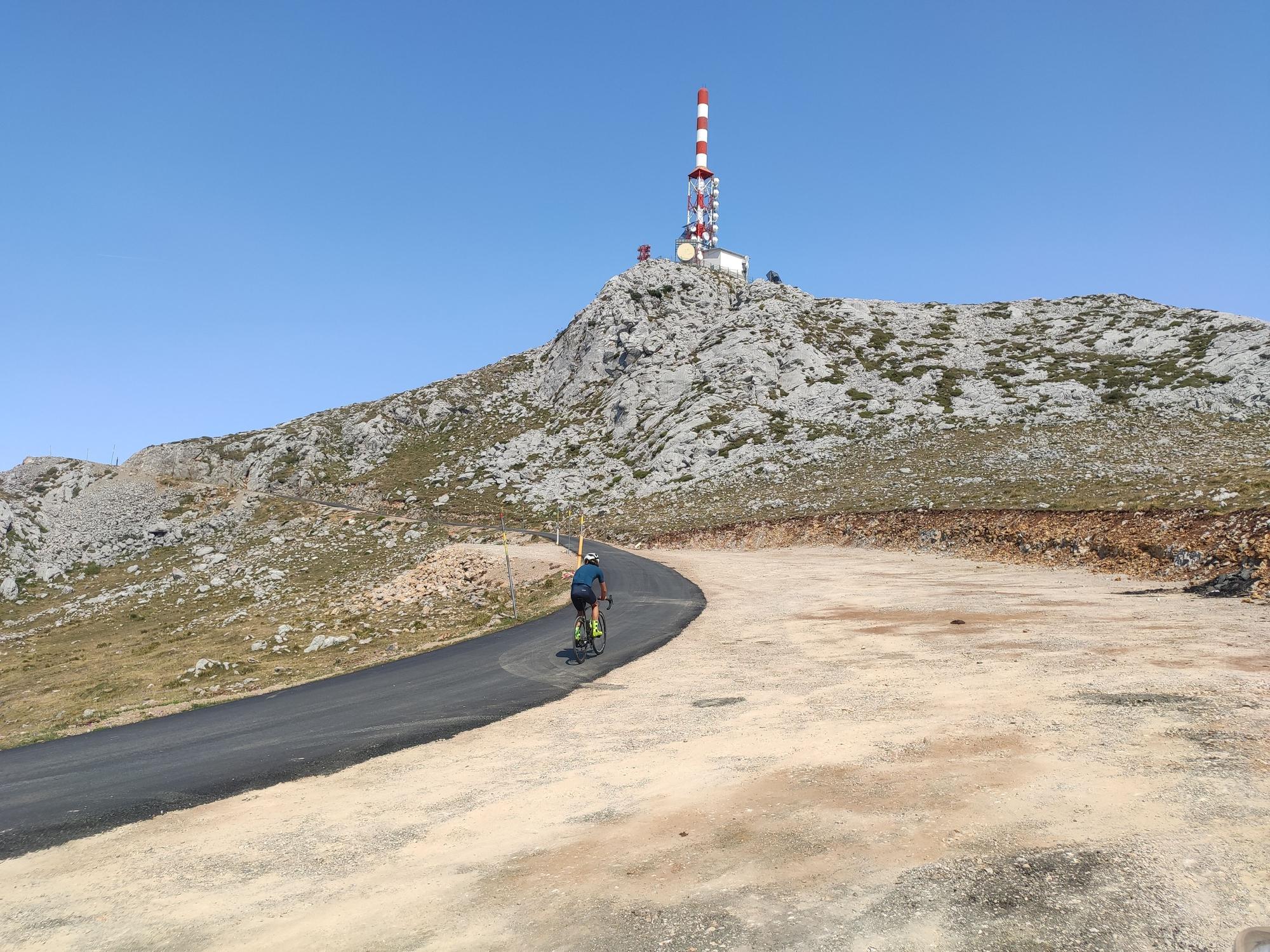 La subida al Gamoniteiru, otra cima épica para el ciclismo español