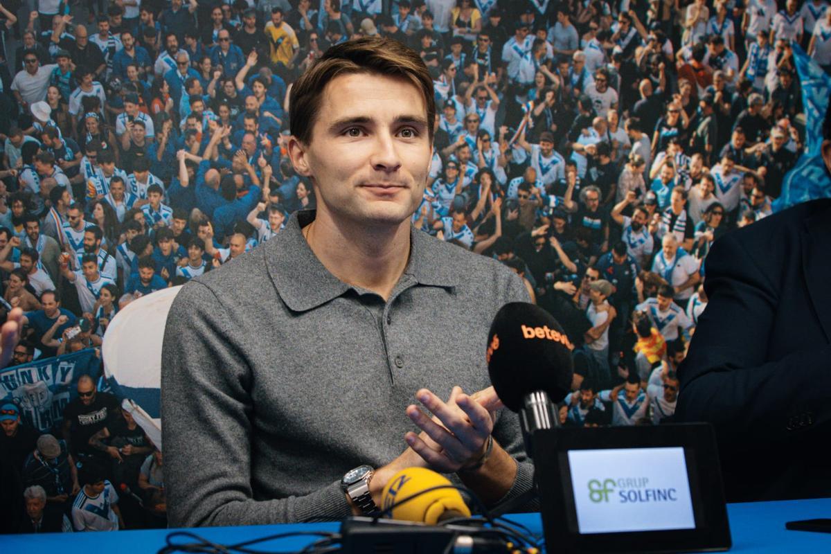 Salva Ferrer durante la rueda de prensa de su despedida en el Nou Sardenya.