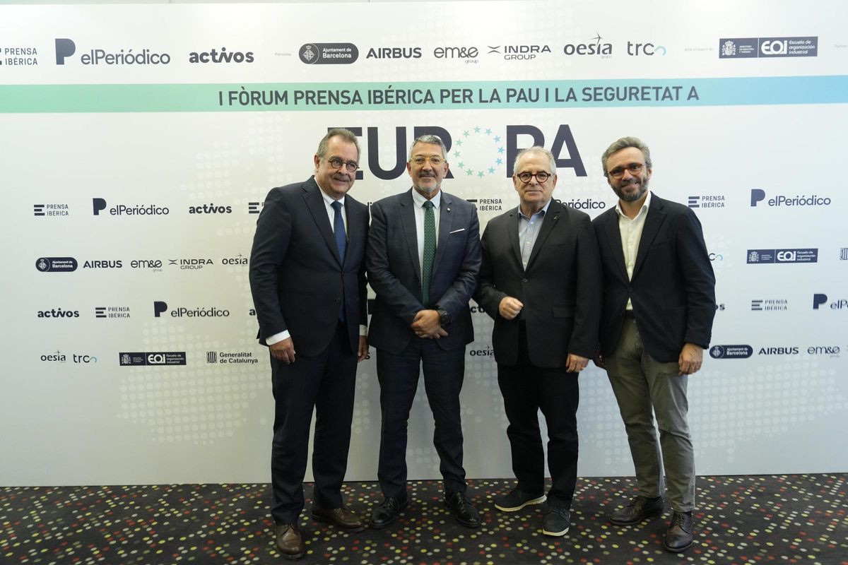 Albert Sáez, director de EL PERIÓDICO; Miquel Sàmper, Conseller dEmpresa i Treball; Jordi Valls, cuarto teniente de Alcaldía del área de economía, hacienda y promoción económica del Ajuntament de Barcelona, y Aitor Moll, consejero delegado de Prensa Ibérica
