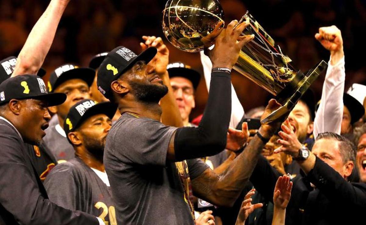 Lebron James celebrando su título con los Cavs