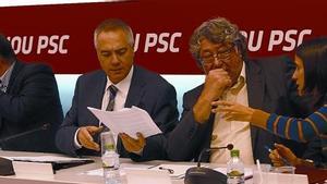 Els dirigents socialistes Daniel Fernández, Pere Navarro, Antonio Balmón i Núria Parlon, en la reunió de l’executiva del PSC, ahir.