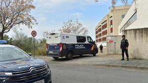 El juez exculpa a cuatro Hilarios e imputa a los seis Loletes encarcelados en el tiroteo de Plasencia en el que murió una niña.
