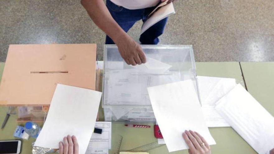 Aumenta la participación en las elecciones en Canarias más de 3 puntos