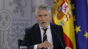 El ministro del Interior, Fernando Grande Marlaska, interviene en la rueda de prensa posterior a la reunión del Consejo de Ministros este martes en Moncloa.