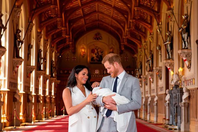 Meghan Markle y el príncipe Harry presentan a su primer hijo