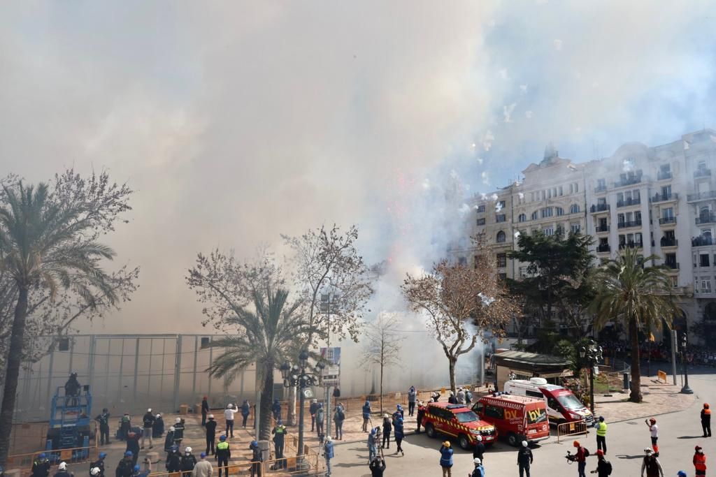 Fallas 2022. Palco del día 1. La ciudad, a sus pies