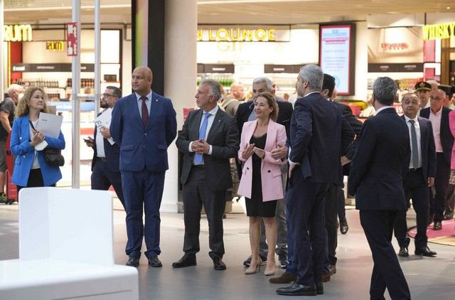 La ministra de Transportes, Raquel Sánchez, inaugura las terminales del Aeropuerto Tenerife Sur