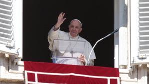 El Papa Francisco, en uno de los balcones del Vaticano.