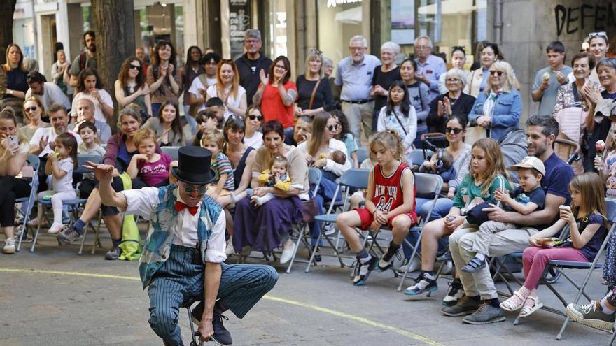 Fotos de les Festes de Primavera, amb espectacles de circ i la trobada de sacaires
