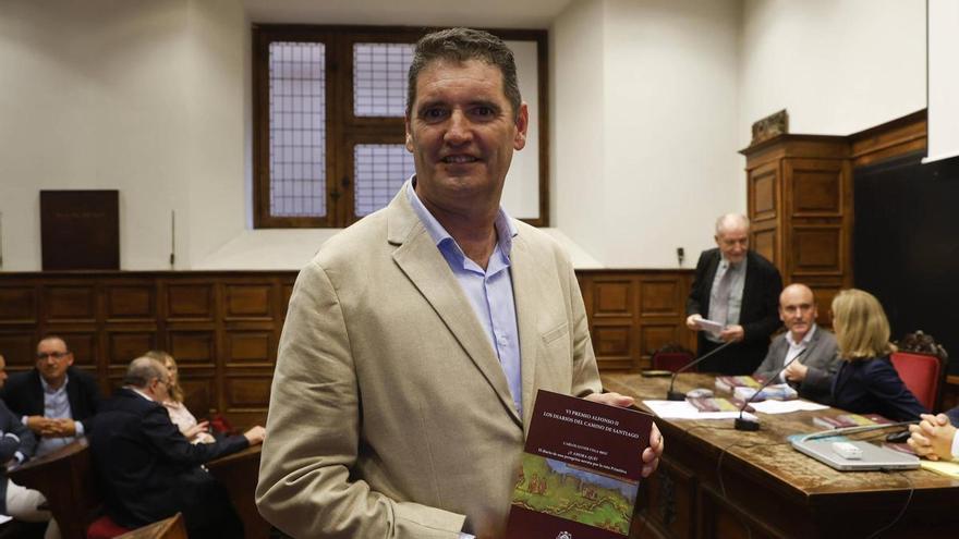 "Asturias es una parte muy importante dentro de mi historia personal", señala Carlos Javier Vega Briz tras ganar premio literario de la Fundación Valdés-Salas