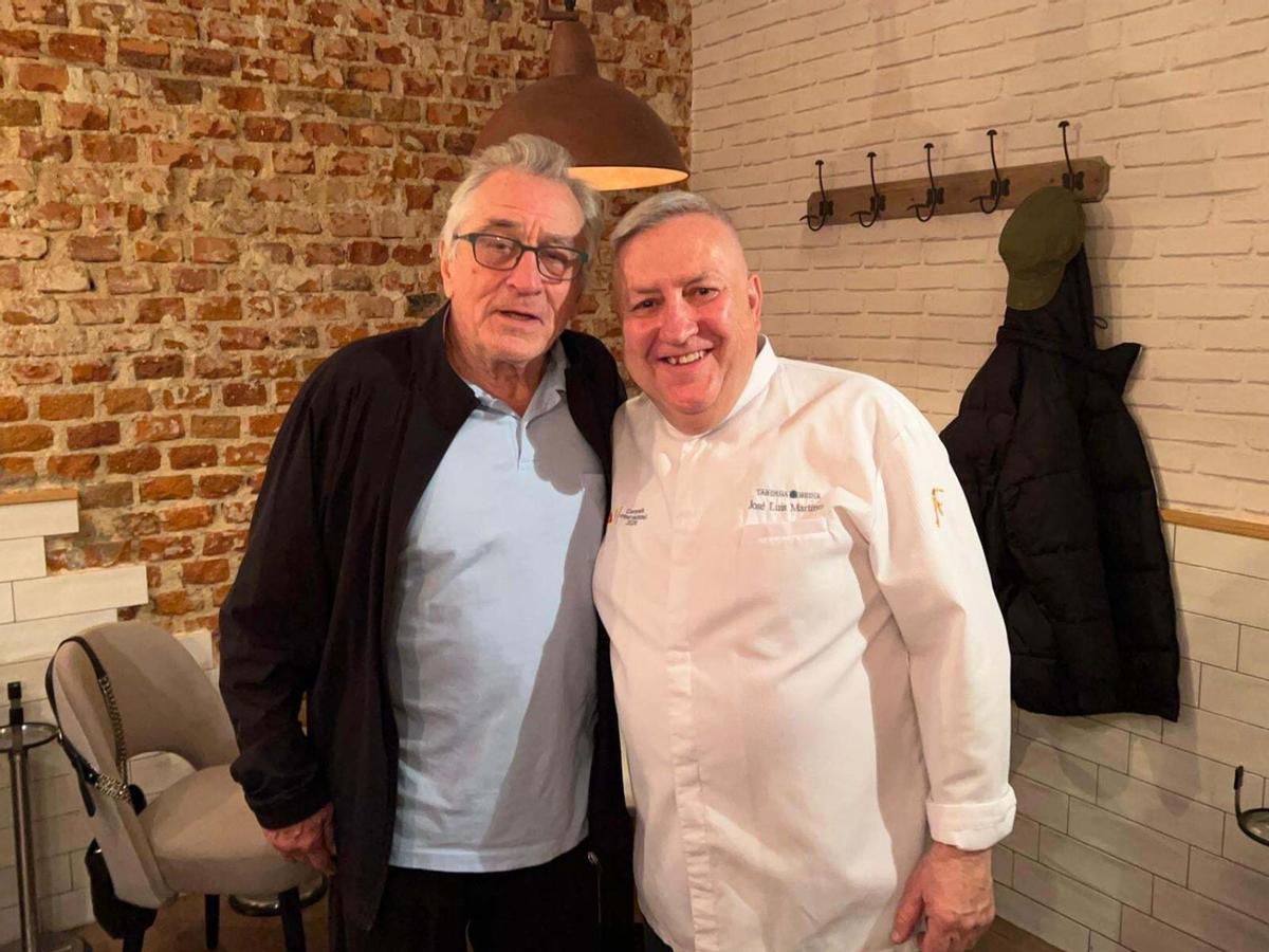 Robert de Niro visitó 'Taberna y Media' junto a su mujer Tiffany Chen en 2022