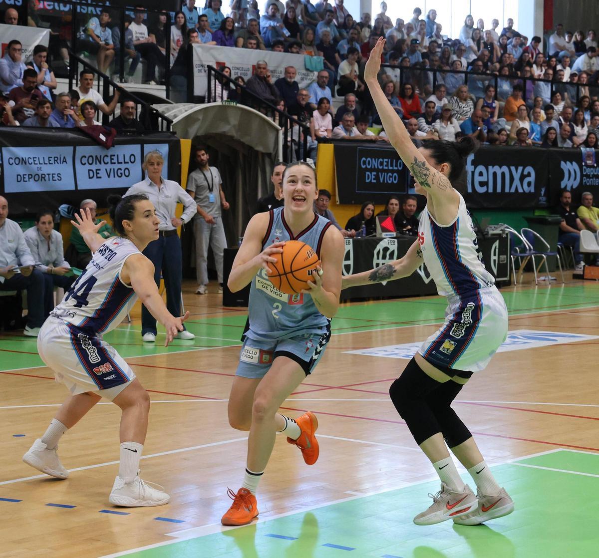 El Celta Zorka celebra su ascenso a la élite del baloncesto