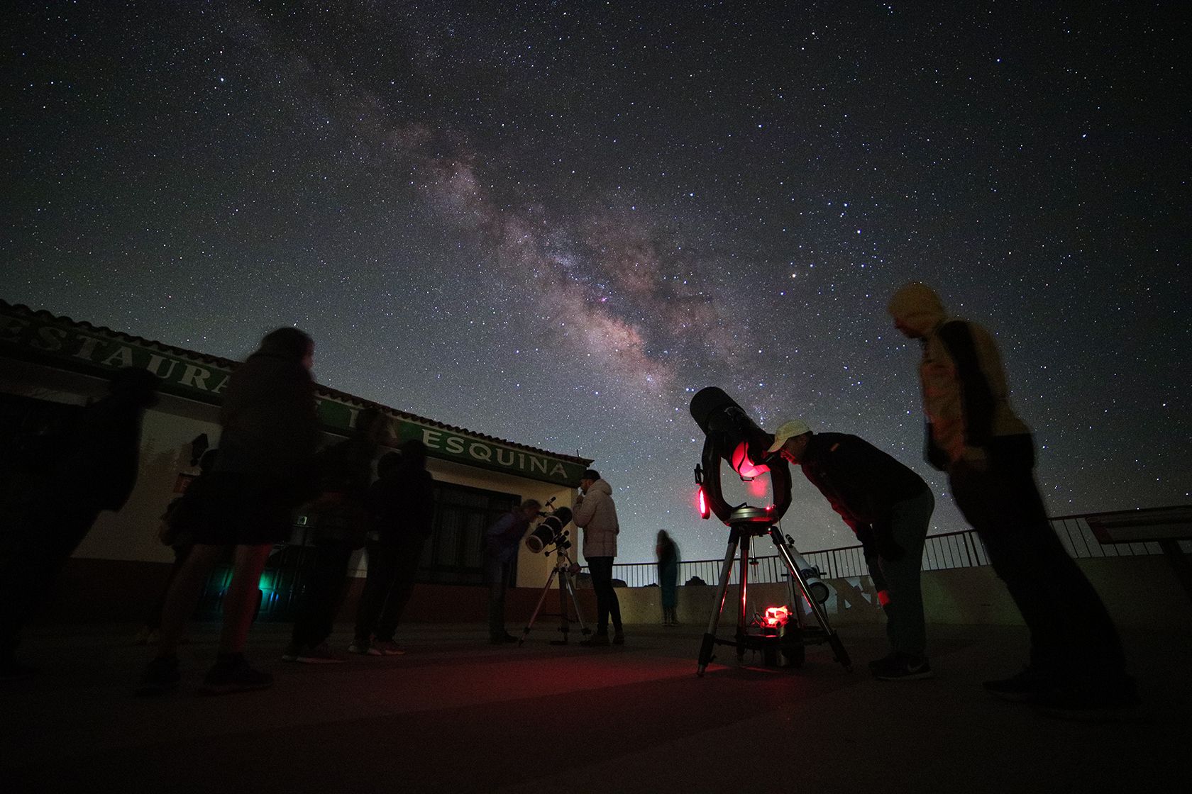 Imagen de una actividad de astroturismo impartida por Frank A. Rodríguez.