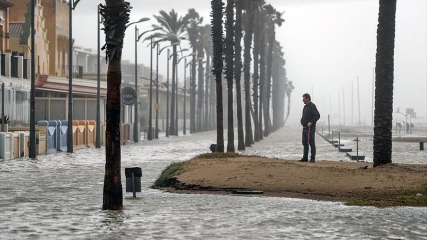 ‘Gloria’ se ensaña con el litoral catalán y engulle el delta del Ebro