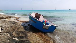 Una patera deja en Formentera a 13 migrantes, tres de ellos menores