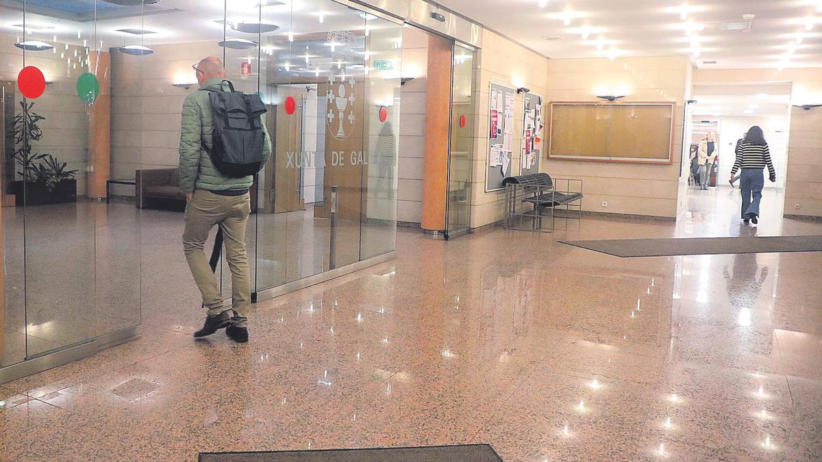 Acceso a la sede central de la Xunta en Santiago.