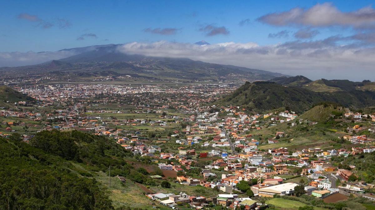 Una panorámica de La Laguna desde el mirador de Jardina