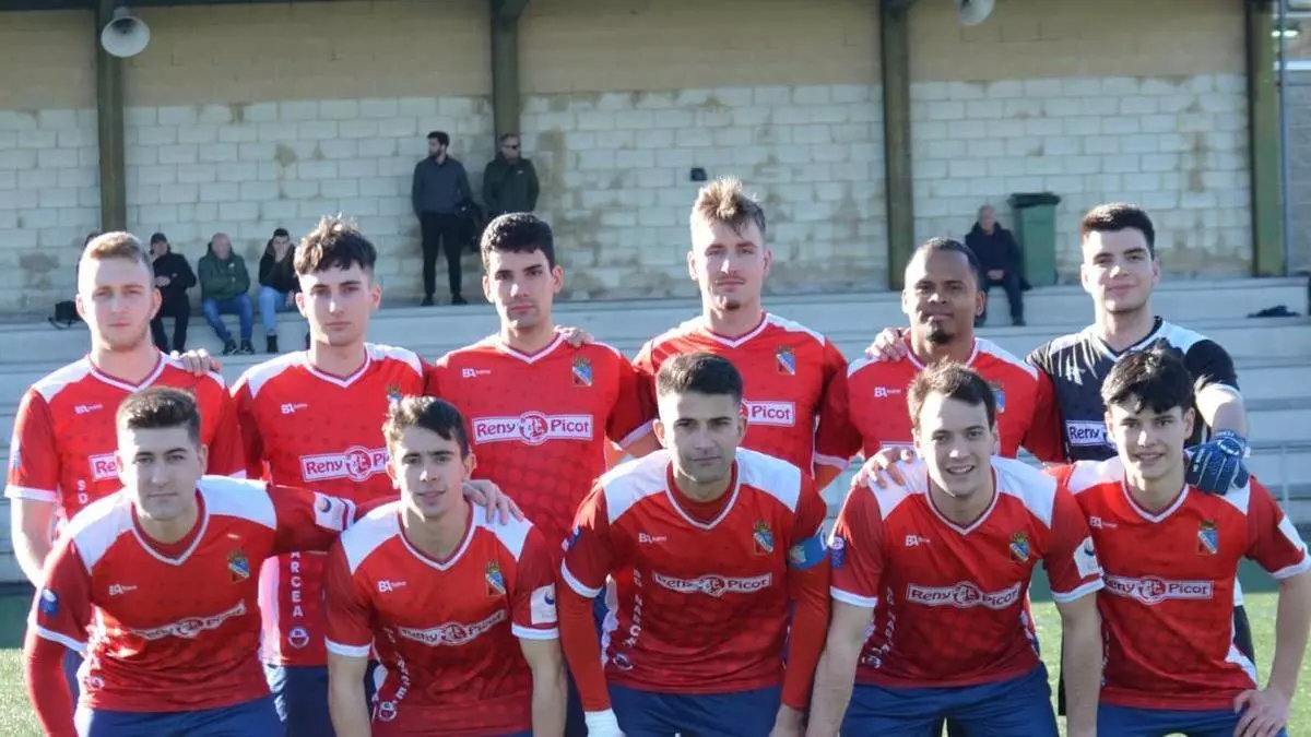 El Narcea encaja una inesperada derrota en Luanco (y el viento tuvo parte de la culpa)