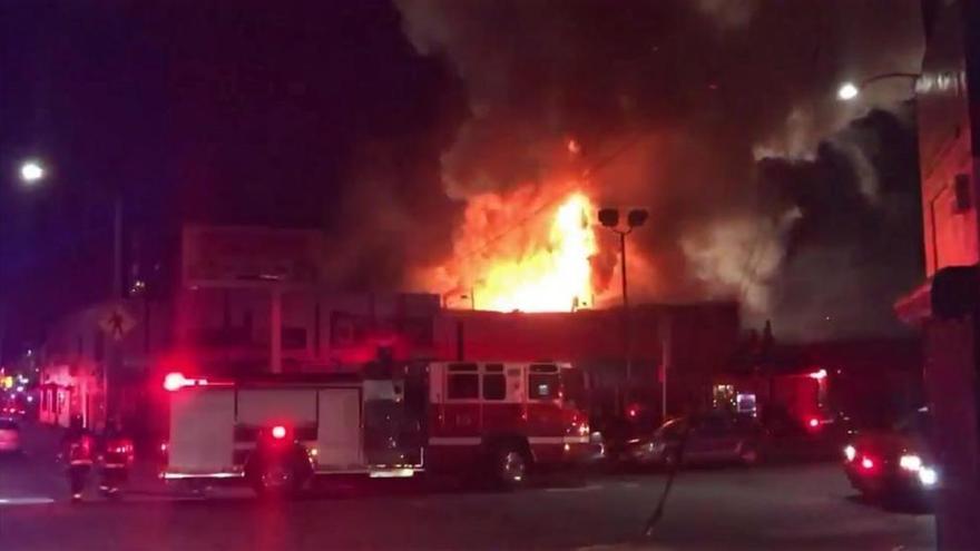 Nueve muertos y unos 25 desaparecidos en un incendio en una fiesta &#039;rave&#039; en California