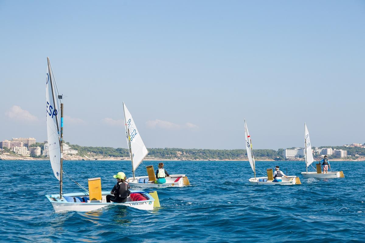 Vela ligera Optimist Club nautic Salou