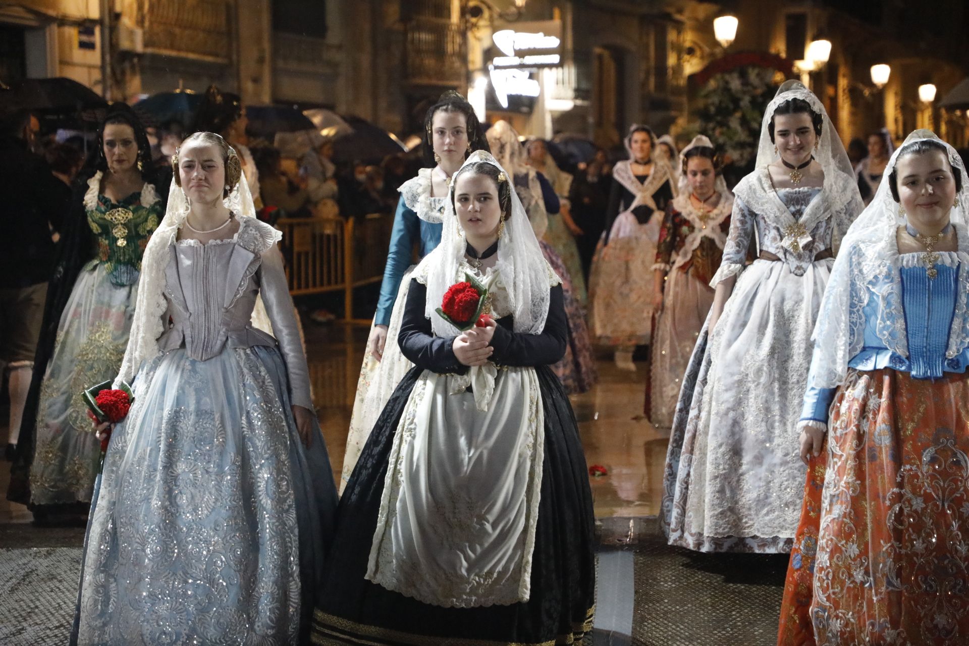 Búscate en el primer día de ofrenda por la calle de la Quart (entre las 19:00 a las 20:00 horas)